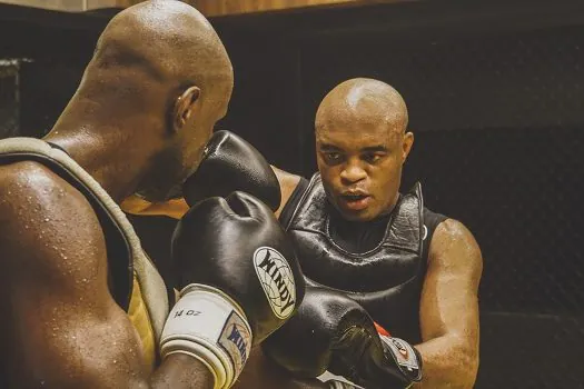 Com Anderson Silva, ‘UFC Chronicles’ estreia neste sábado no UFC Docs