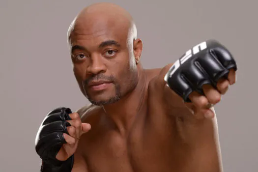 Há 10 anos, Anderson Silva teve sua lesão mais chocante