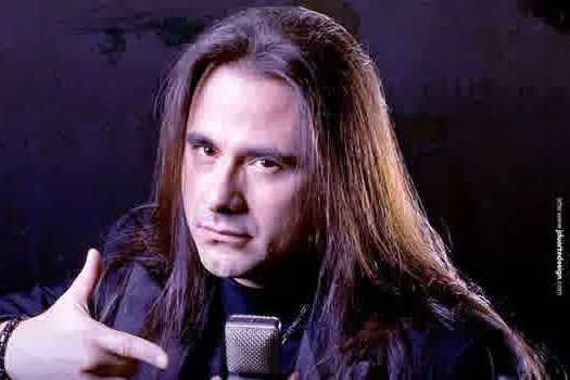 Andre Matos, das bandas Angra e Shaman, morre aos 47 anos