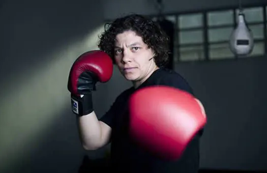 Boxeadora Andreia Bandeira realiza aula aberta no Chico Mendes