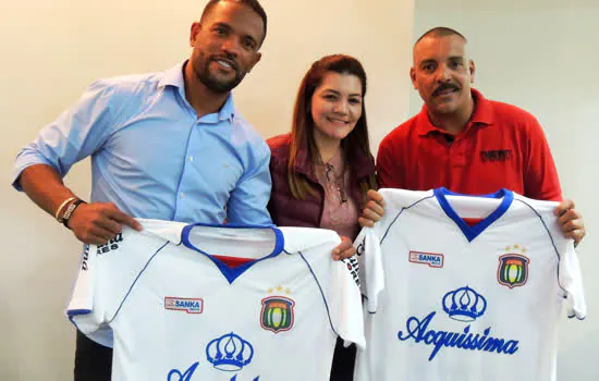 Angelo Canuto realiza palestra com jogadores da base do Azulão