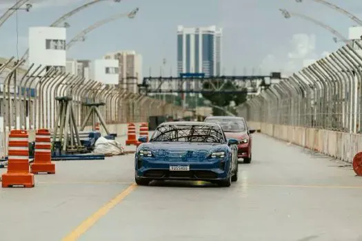 Enel Brasil promove transição energética durante a corrida de carros elétricos