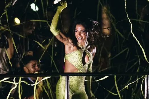 Bell Marques, Anitta e Léo Santana fazem a festa dos foliões no segundo dia de Carnatal na