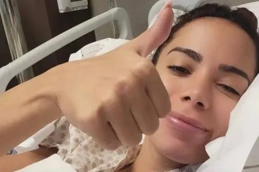 Anitta recebe alta e deixa hospital em São Paulo: “Seguirei me cuidando”