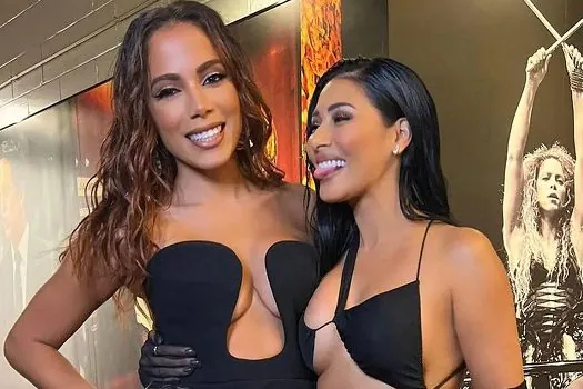 Anitta e Simaria se reencontram após desentendimento e posam juntas em premiação