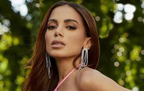 Anitta desautoriza PT a usar sua imagem e Bolsonaro reage com aplausos