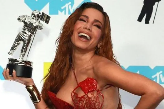 Destaque da noite, Anitta traz prêmio inédito para o Brasil no VMA 2022