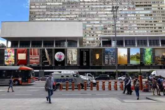 Aniversário de São Paulo ganha Arte acessível com banners gigantes na Paulista