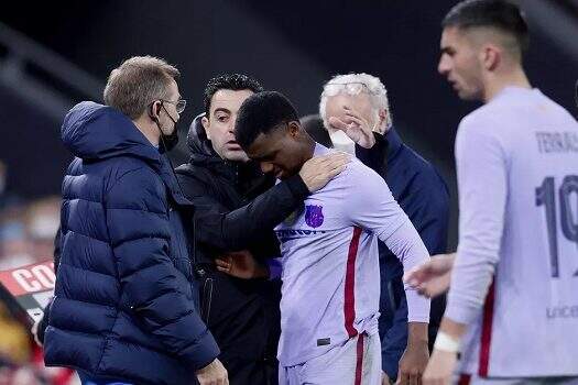 Ansu Fati se lesiona pela quarta vez na temporada e vira desfalque no Barcelona