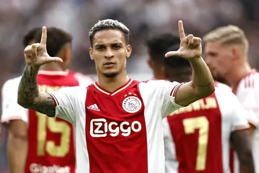 Ajax recusa proposta de R$ 416 milhões do Manchester United por Antony