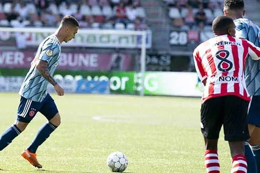 Na Holanda, Antony marca seu primeiro gol pelo Ajax em estreia