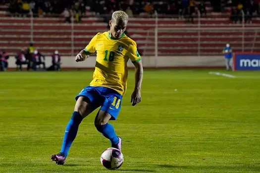 Destaque da seleção, Antony sofre lesão e pode voltar só na próxima temporada