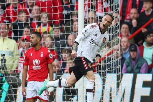 Antony marca, Manchester United afunda Nottingham Forest e se consolida em 3º no Inglês