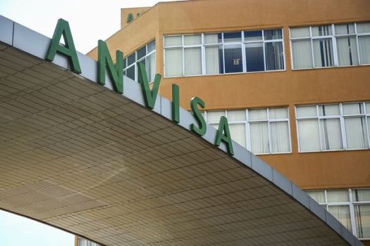 Anvisa intensifica fiscalização em clínicas estéticas após aumento de denúncias