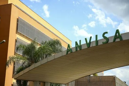 Anvisa renova autorização de vacinas e medicamentos de uso emergencial