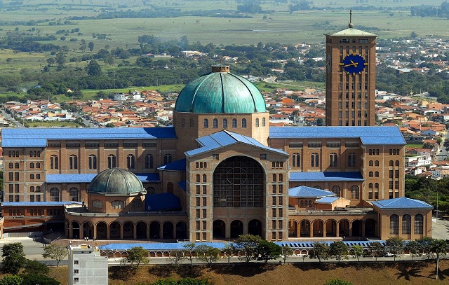 Padre autor de mosaico no Santuário de Aparecida é expulso após denúncias de abuso sexual_x000D_