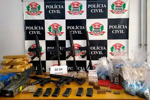 Polícia apreende caminhão com munições, fuzis e entorpecentes na Marginal Tietê