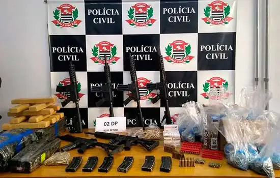 Polícia apreende caminhão com munições