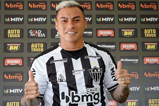 Vargas é apresentado no Atlético-MG