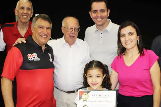 Garota de 7 anos é empossada presidente infantil do Clube Aramaçan