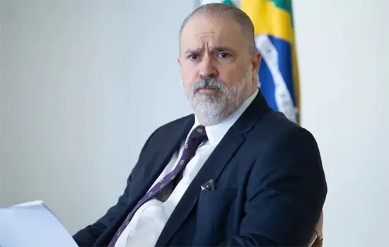 Aras envia à Corregedoria do CNMP pedido de investigação contra procuradores da Lava Jato