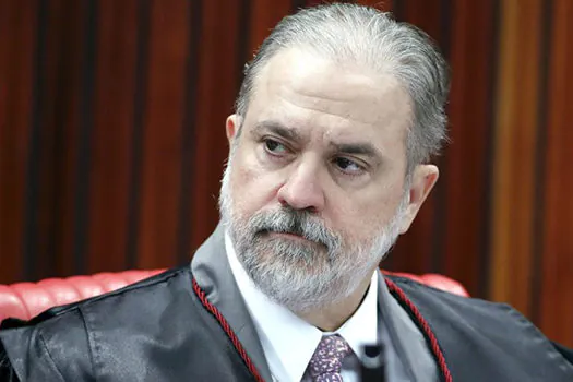 Augusto Aras, o ‘outsider’ que se alinhou aos sinais do presidente