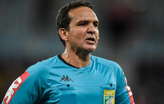 CBF suspende árbitro e responsável pelo VAR de jogo do Santos contra o Flamengo