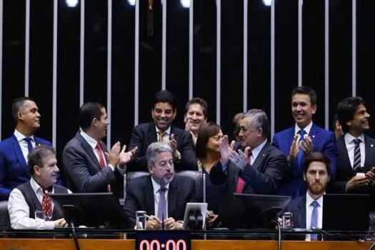 Arcabouço: Governo Lula tem mais votos do PL de Bolsonaro do que do PSOL e da Rede