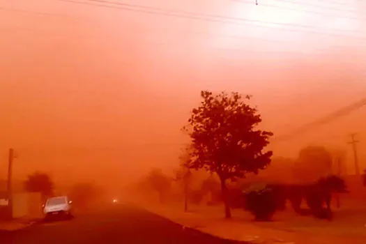 Tempestade de areia assusta moradores no interior de SP