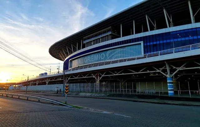 Grêmio se diz vítima e garante que mandará jogos na Arena