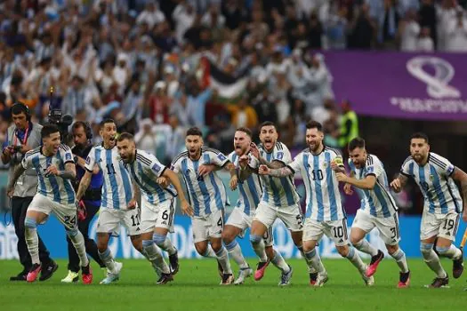 Argentina bate Holanda e está na semifinal da Copa do Catar