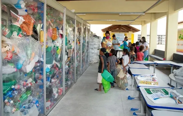 Plastitroque arrecada mais de duas toneladas de resíduos plásticos