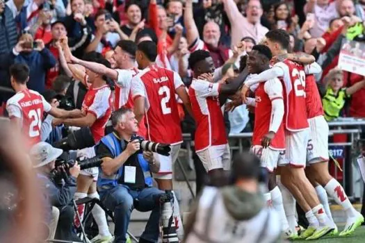 Arsenal empata nos acréscimos e vence Supercopa nos pênaltis contra Manchester City