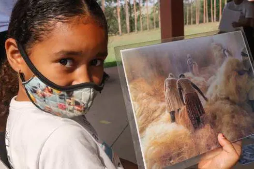 Escola em Mauá recebe projeto cultural de fotografia para crianças e adolescentes