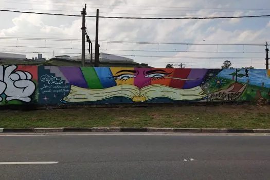 Parceria entre ViaMobilidade e Prefeitura de Itapevi leva arte a 5 mil m2 de muro