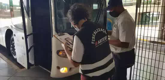 ARTESP realiza operação contra o transporte irregular durante o feriado prolongado