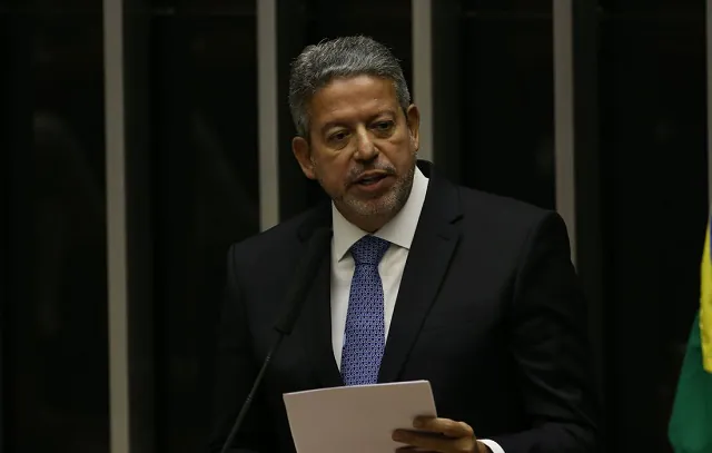 Arthur Lira é reeleito para presidência da Câmara dos Deputados