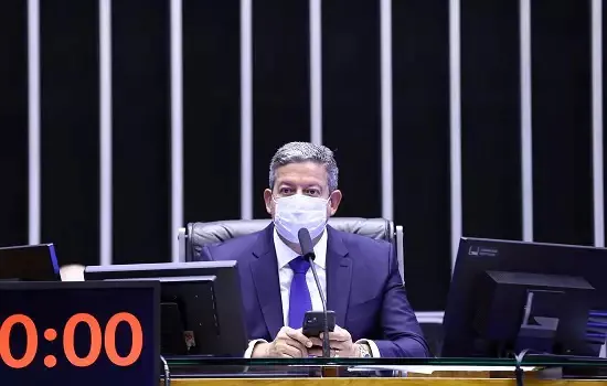 Arthur Lira se compromete com o TSE a defender integridade do processo eleitoral