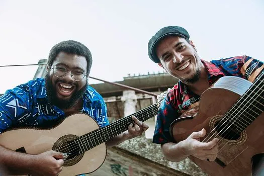 Duo Violão Brasileiro faz show gratuito no Sesc Santo Amaro _x000D__x000D_