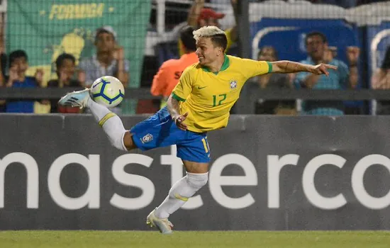 Artur celebra convocação e boa recepção e espera ‘estar mais vezes’ com a seleção