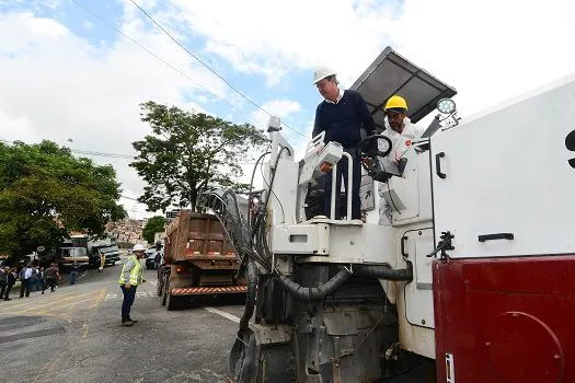 Prefeito Orlando Morando autoriza recuperação asfáltica de 29 vias no Ferrazópolis