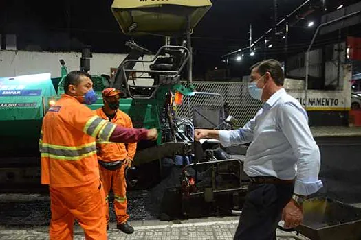 Prefeito Orlando Morando vistoria avanço do programa “Asfalto Novo” em avenida