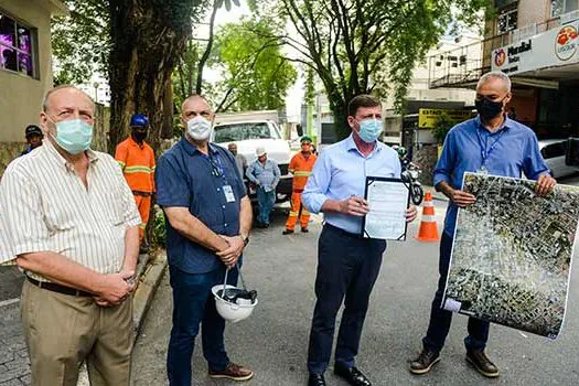 Prefeito Orlando Morando assina recapeamento asfáltico de 11 km de vias da região central