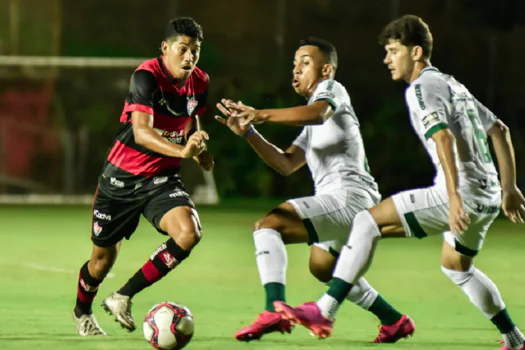 Goiás derrota o Vitória por 3 a 0