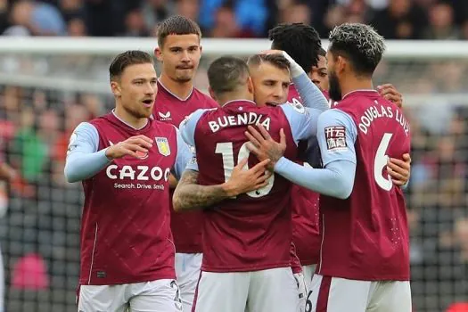 Aston Villa vence Manchester United em estreia de Emery; Bruno Guimarães faz gol