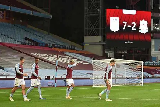 Aston Villa faz 7 no Liverpool e encerra invencibilidade do time na competição