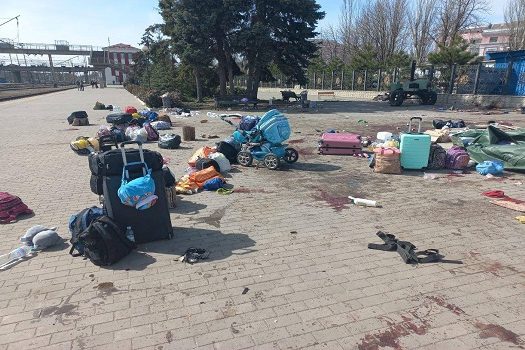 Número de mortos em ataque a estação de trem no leste da Ucrânia sobe para 50