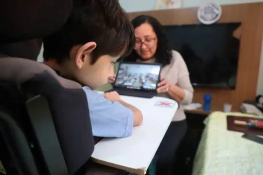 Santo André promove encontro virtual entre estudante com atendimento domiciliar e colegas