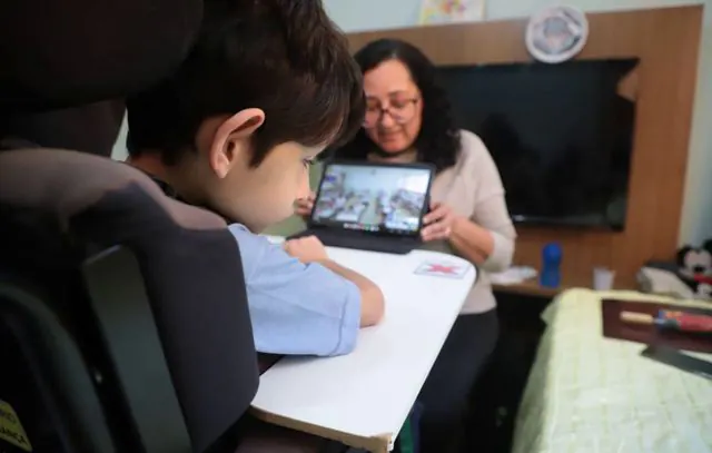 Santo André promove encontro virtual entre estudante com atendimento domiciliar e colegas