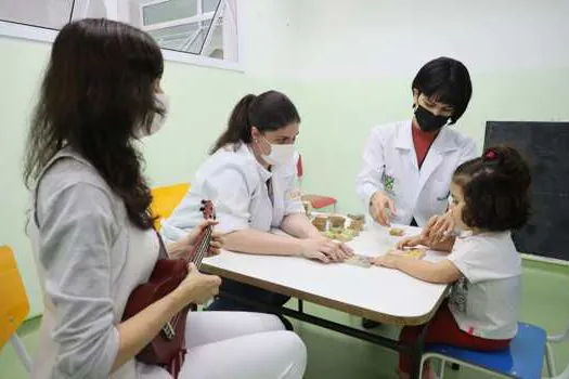 Santo André amplia linha de cuidado para criança com TEA